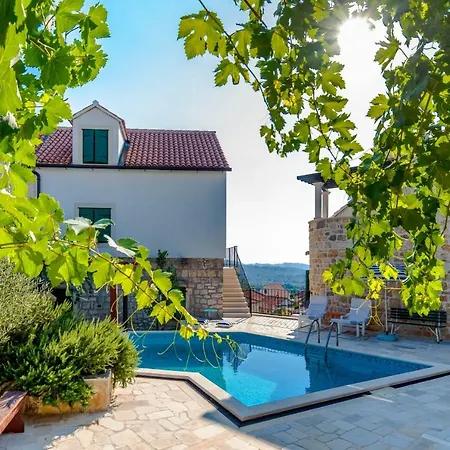 Eternity With Pool Donji Humac