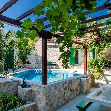 Eternity With Pool Holiday home Donji Humac